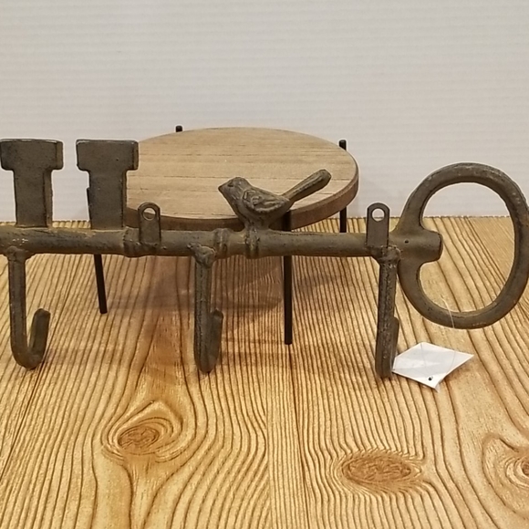 Price Drop!!!! Cast Iron Key Shaped Wall Hook - Picture 7 of 7